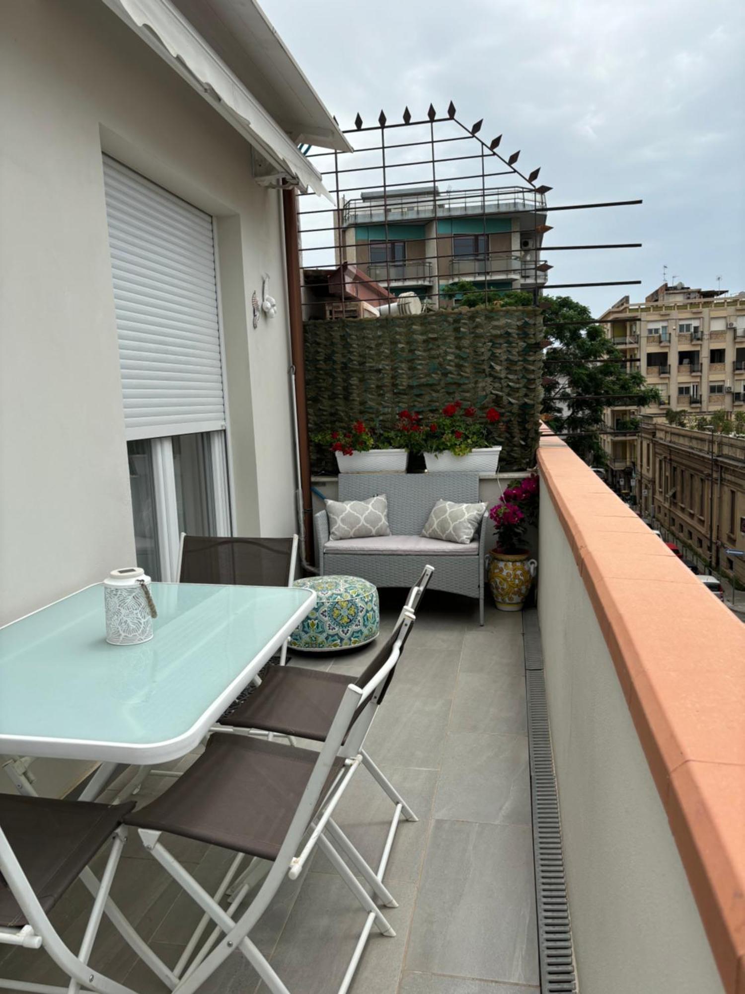 Strettomare-Business & Travel Apartment Reggio di Calabria Bagian luar foto